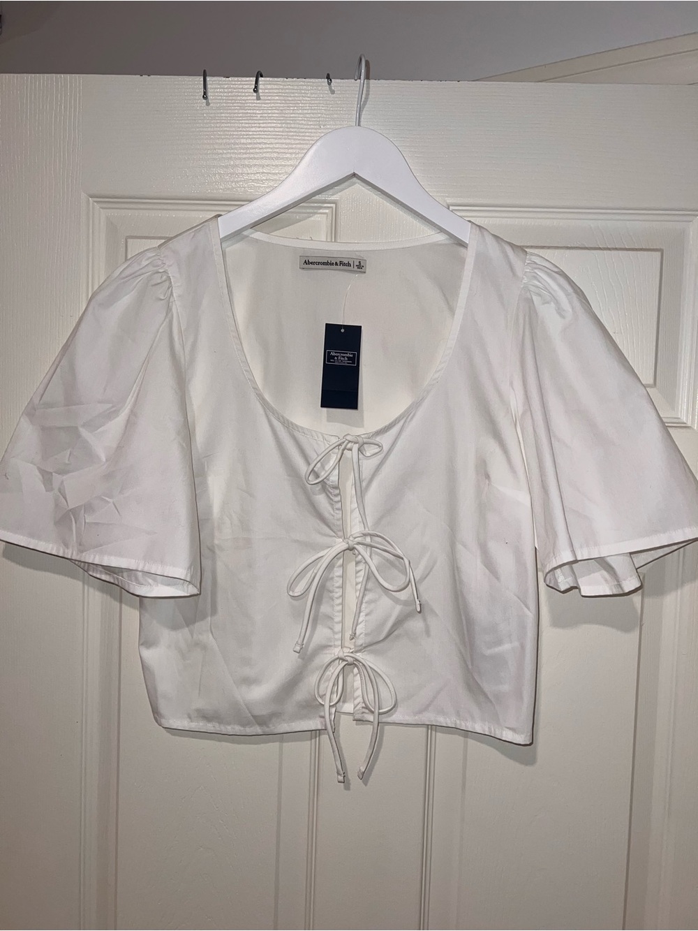 Abercrombie & Fitch White Tie-Front Puff Sleeve Top